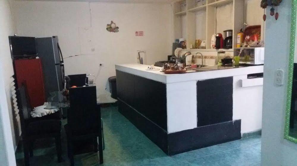 Hostal Deluxe Santander มานิซาเลส ภายนอก รูปภาพ