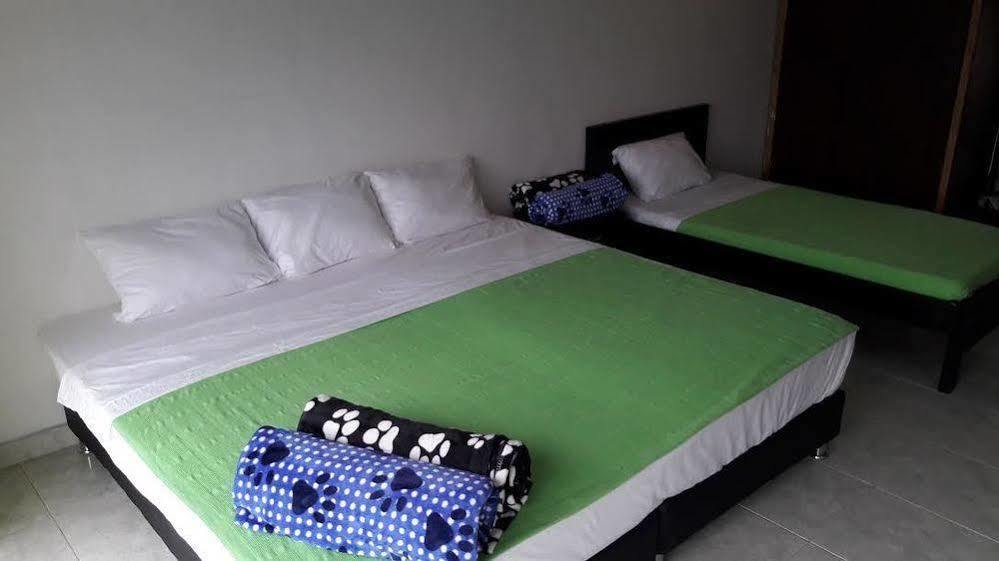 Hostal Deluxe Santander มานิซาเลส ภายนอก รูปภาพ