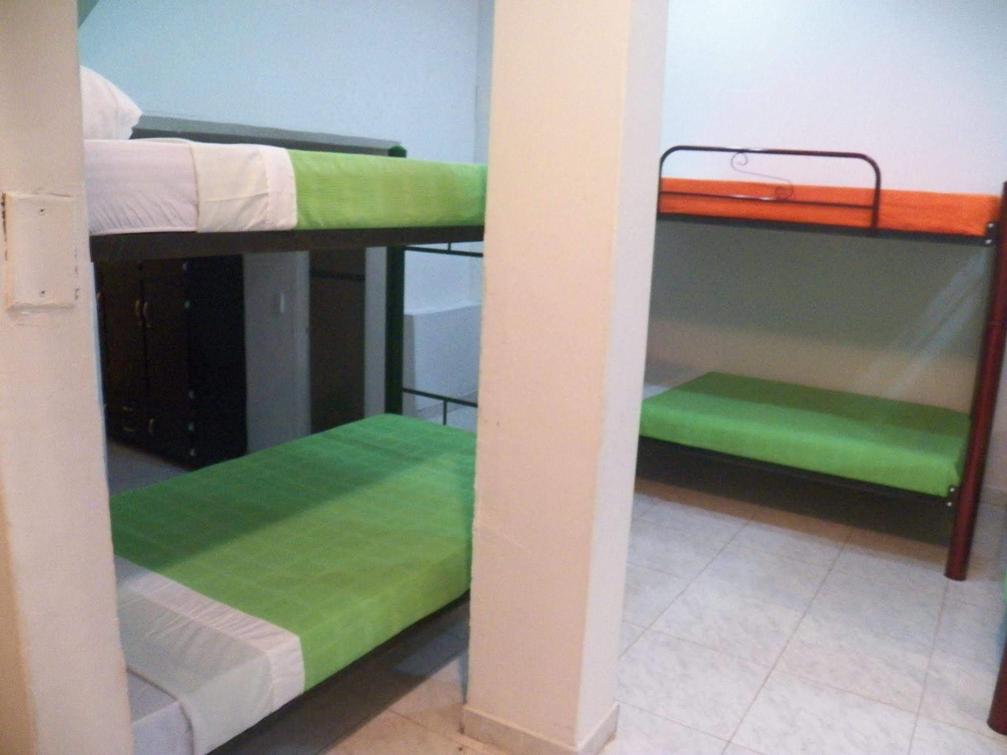 Hostal Deluxe Santander มานิซาเลส ภายนอก รูปภาพ