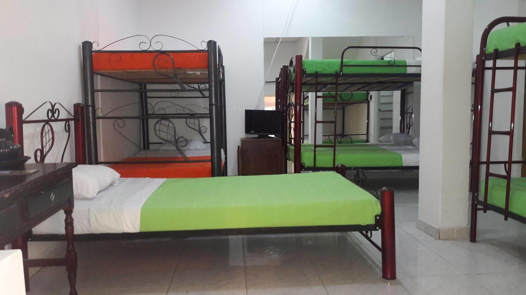 Hostal Deluxe Santander มานิซาเลส ภายนอก รูปภาพ