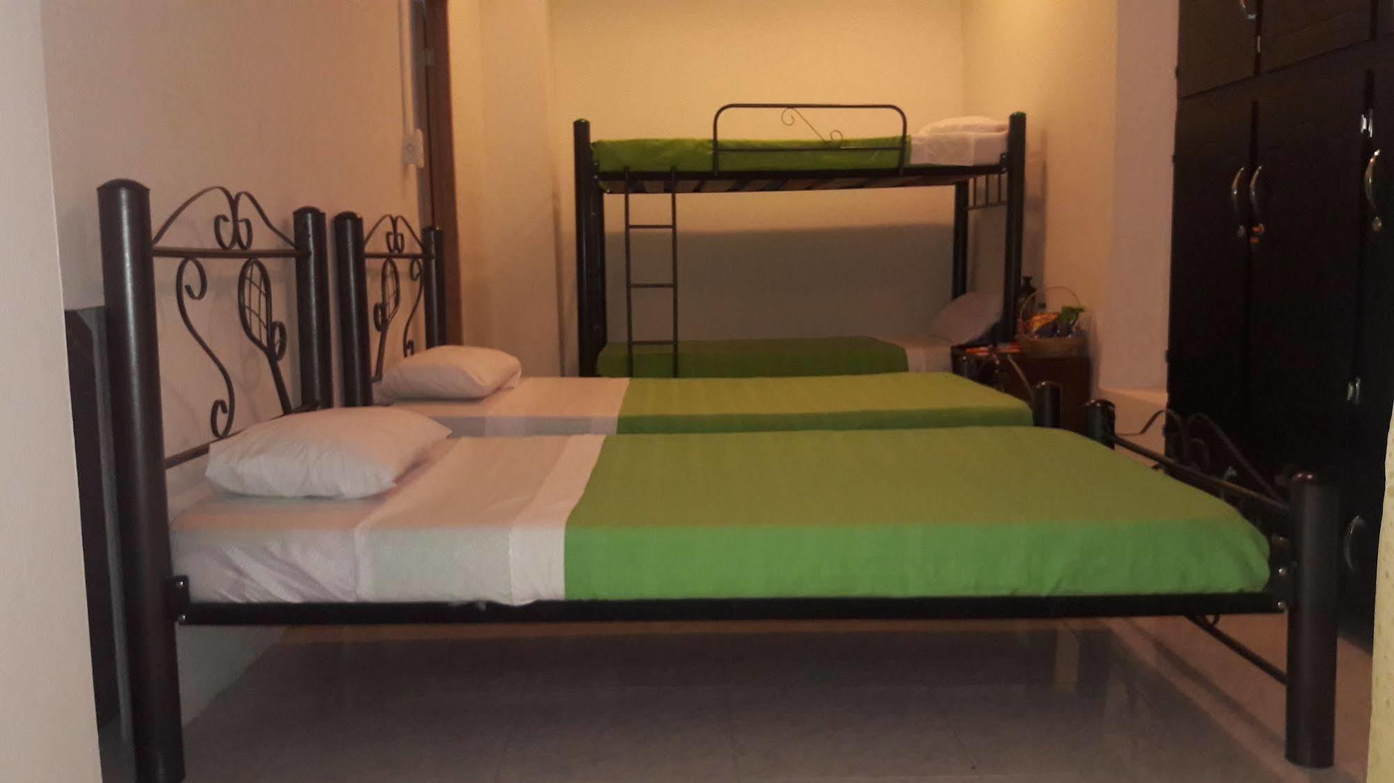 Hostal Deluxe Santander มานิซาเลส ภายนอก รูปภาพ