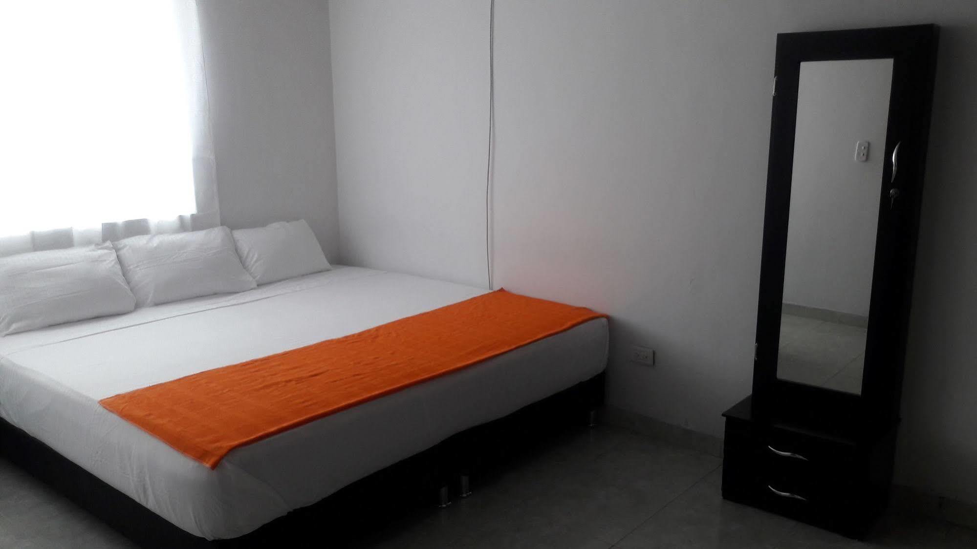 Hostal Deluxe Santander มานิซาเลส ภายนอก รูปภาพ