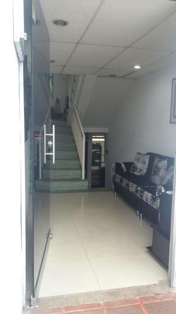 Hostal Deluxe Santander มานิซาเลส ภายนอก รูปภาพ