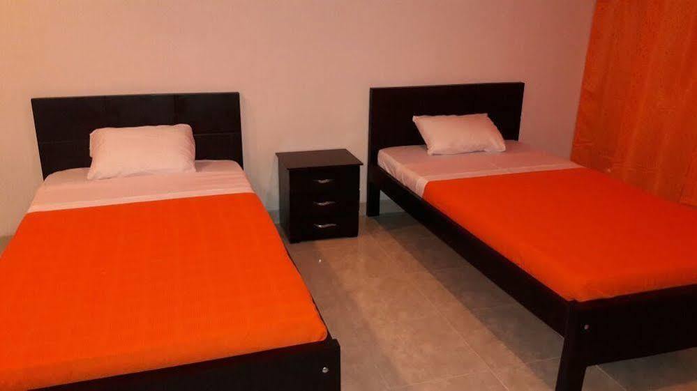 Hostal Deluxe Santander มานิซาเลส ภายนอก รูปภาพ